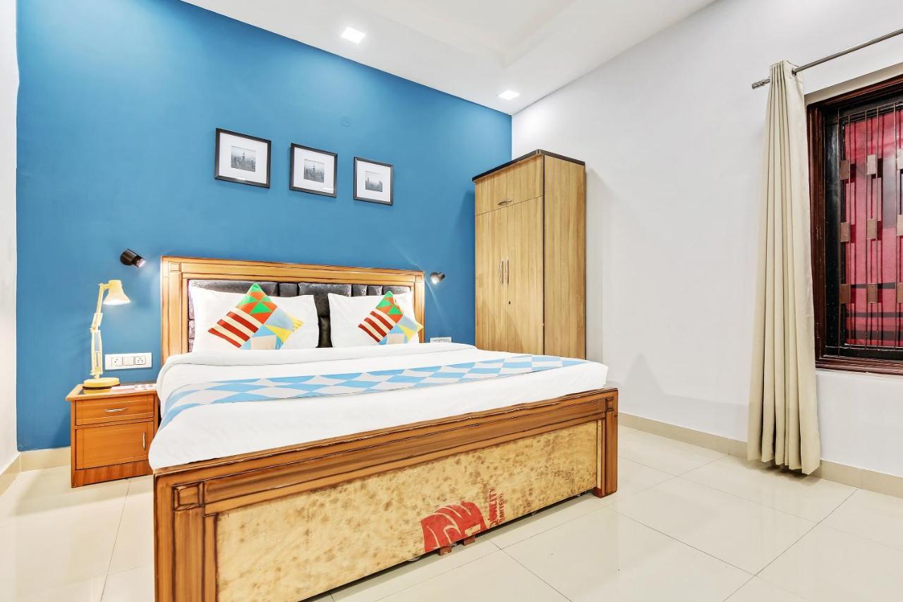 Oyo Home 64106 Comfortable Stay New Delhi Bagian luar foto