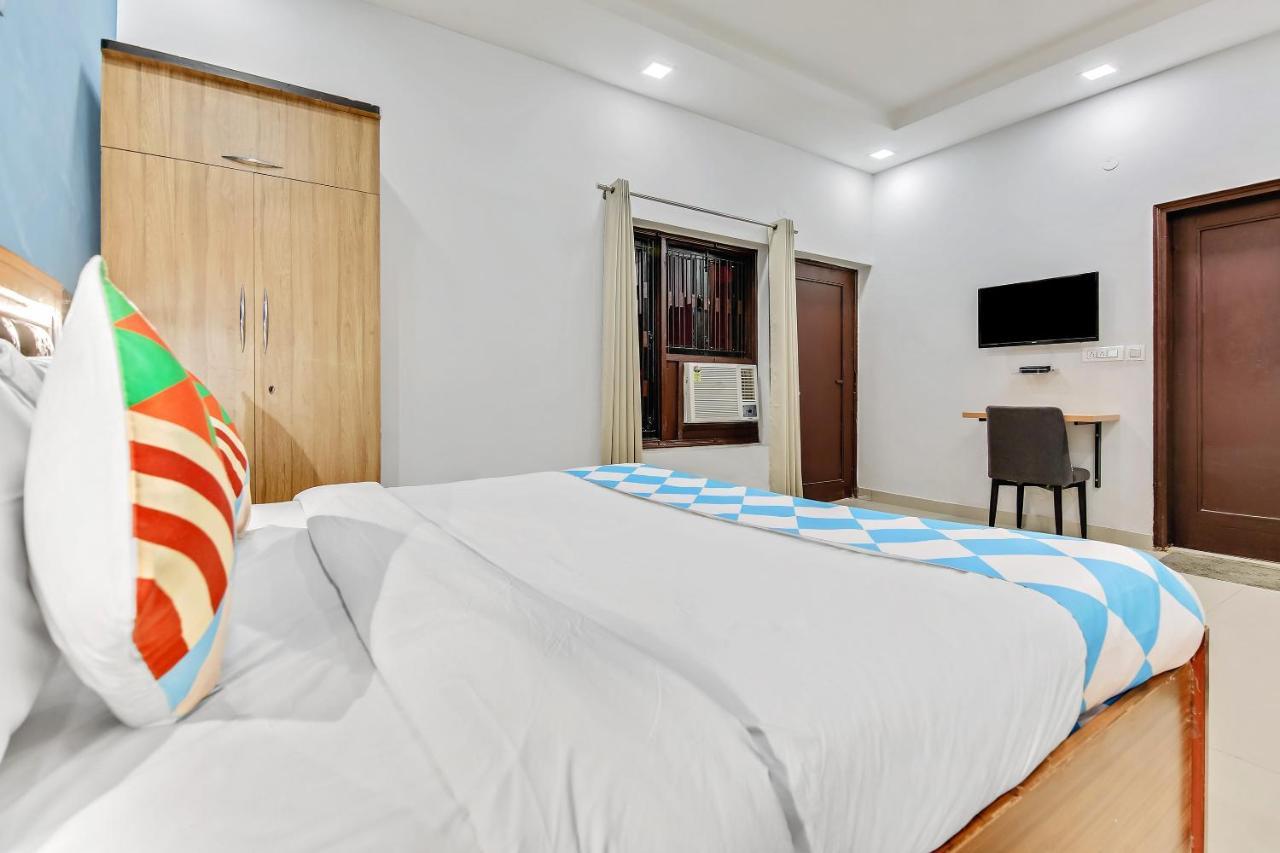 Oyo Home 64106 Comfortable Stay New Delhi Bagian luar foto