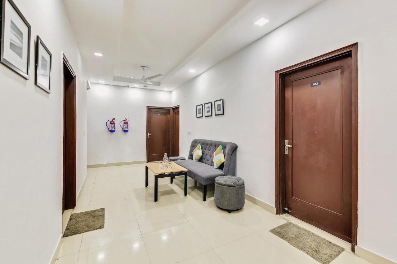 Oyo Home 64106 Comfortable Stay New Delhi Bagian luar foto