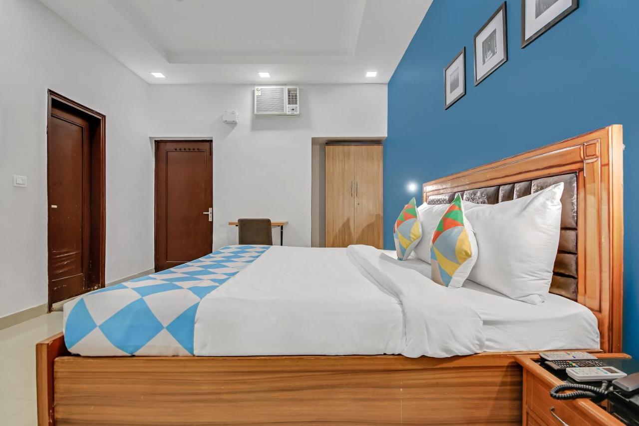 Oyo Home 64106 Comfortable Stay New Delhi Bagian luar foto
