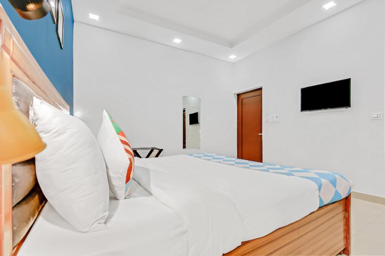 Oyo Home 64106 Comfortable Stay New Delhi Bagian luar foto