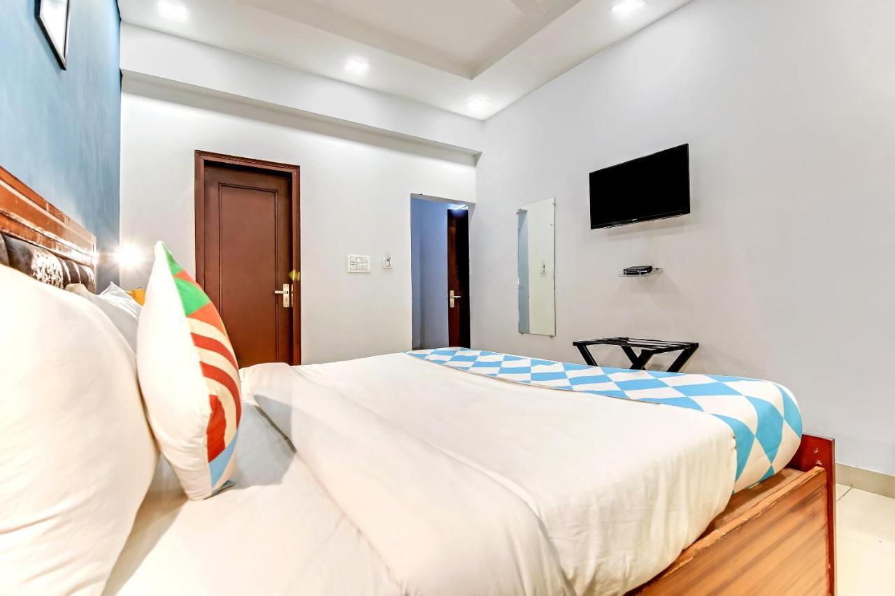 Oyo Home 64106 Comfortable Stay New Delhi Bagian luar foto
