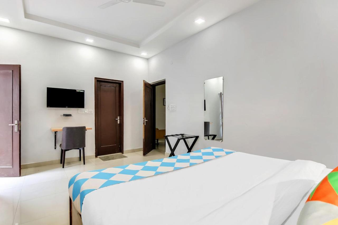 Oyo Home 64106 Comfortable Stay New Delhi Bagian luar foto