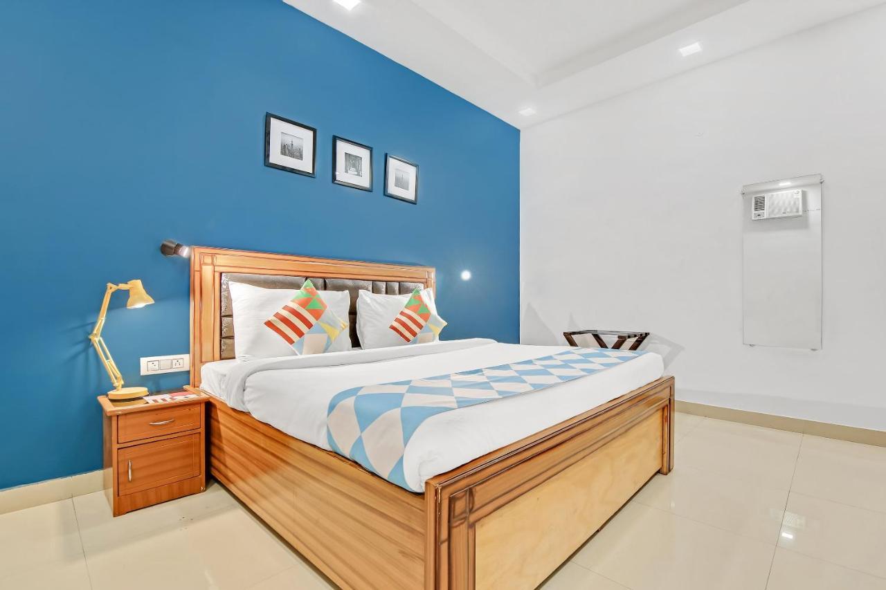 Oyo Home 64106 Comfortable Stay New Delhi Bagian luar foto