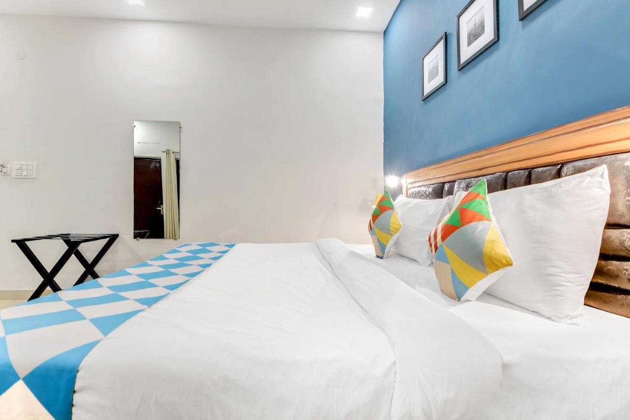 Oyo Home 64106 Comfortable Stay New Delhi Bagian luar foto