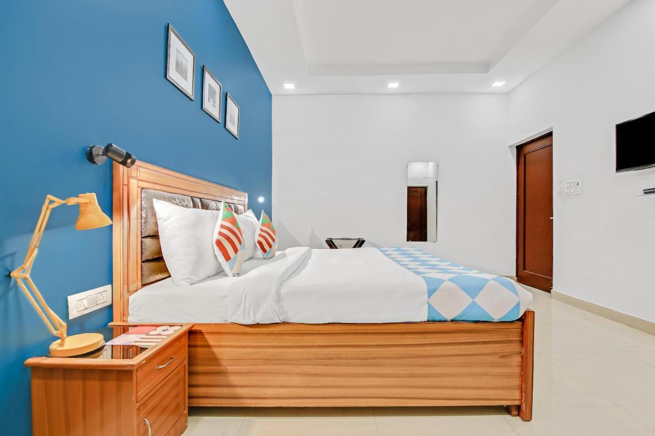Oyo Home 64106 Comfortable Stay New Delhi Bagian luar foto