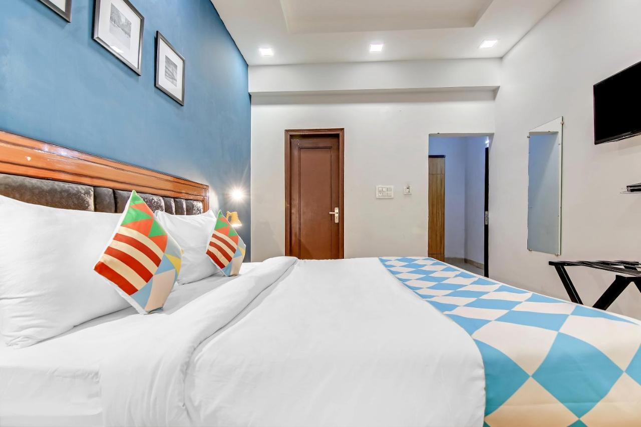 Oyo Home 64106 Comfortable Stay New Delhi Bagian luar foto