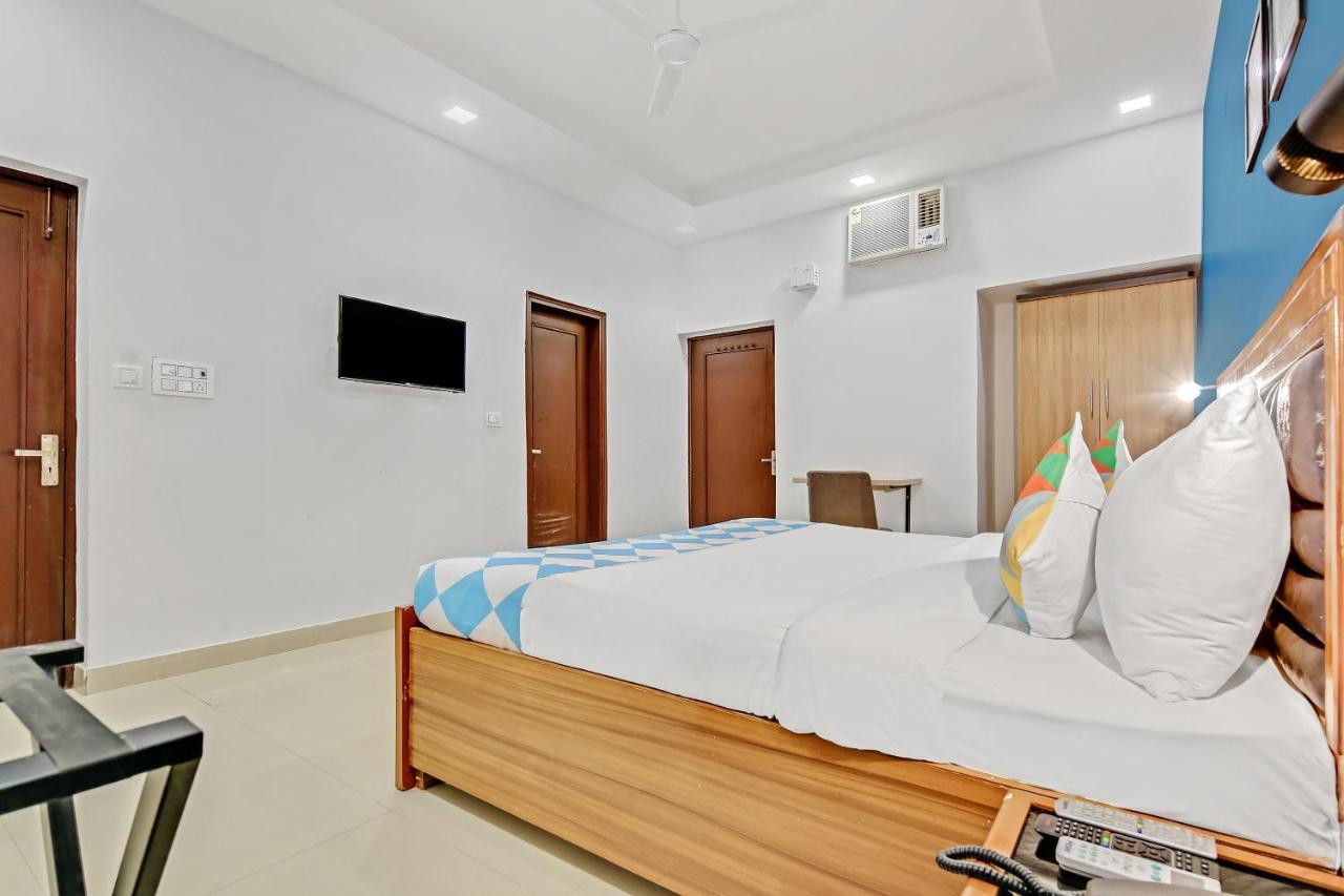 Oyo Home 64106 Comfortable Stay New Delhi Bagian luar foto