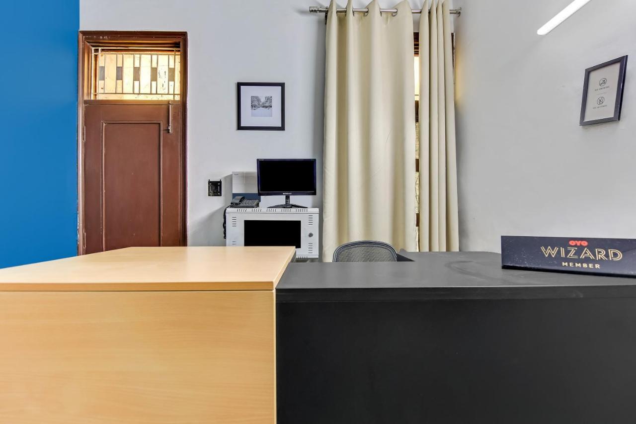 Oyo Home 64106 Comfortable Stay New Delhi Bagian luar foto