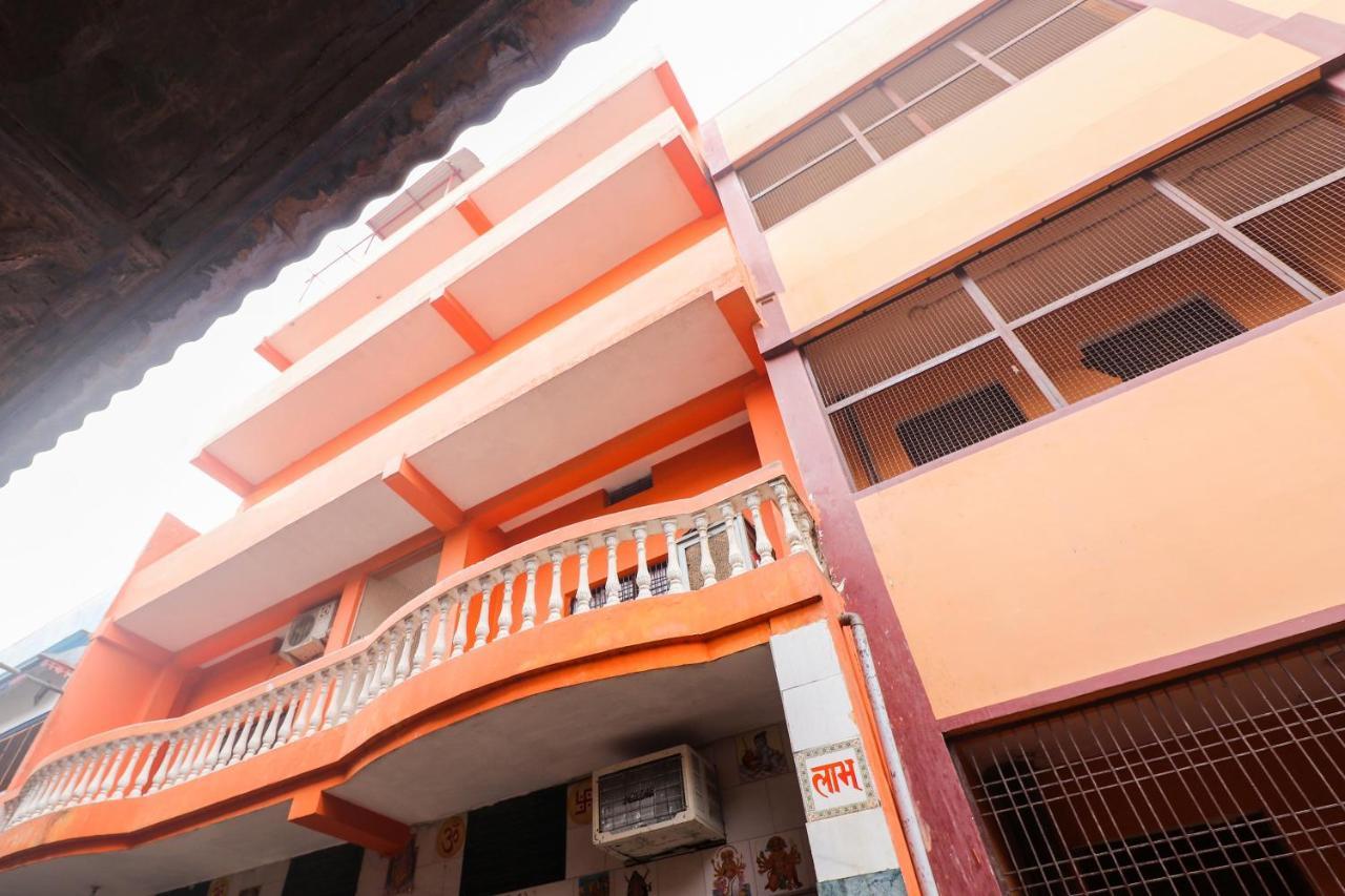Oyo Home 64106 Comfortable Stay New Delhi Bagian luar foto